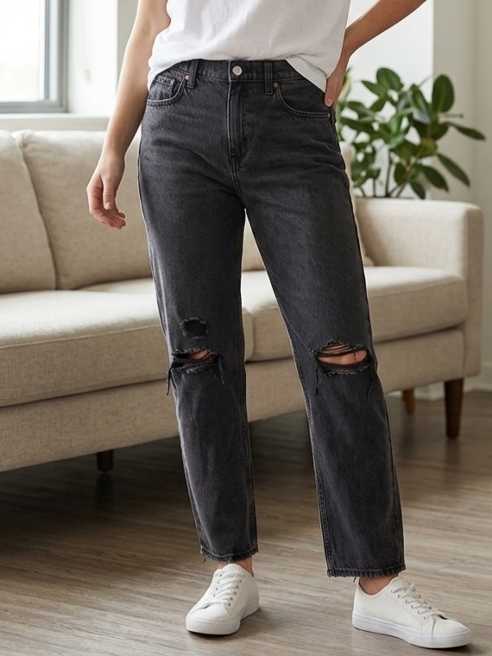 Old Navy Black Distressed Straight-Leg Jeans
